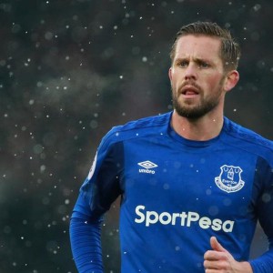 开云_经纪人炮轰总经理！勇士球星与主帅决裂，逼宫交易换取金斯新星