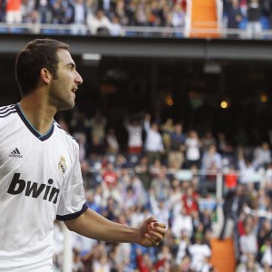 开云官网|周日西甲巅峰战，赫罗纳主场对决马德里竞技，进攻与防守的博弈