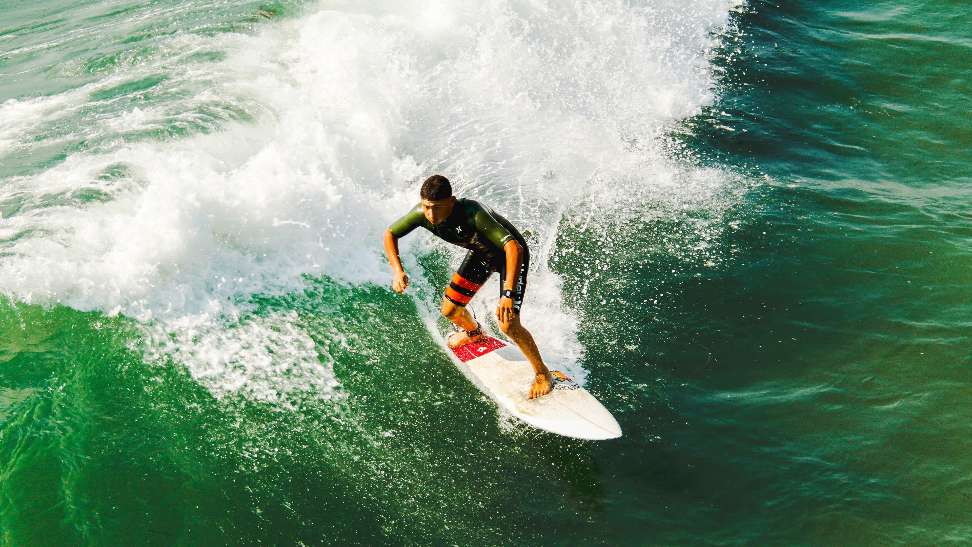 大通中心上演全武行，勇士球迷为抢Hello Kitty赠品斗殴